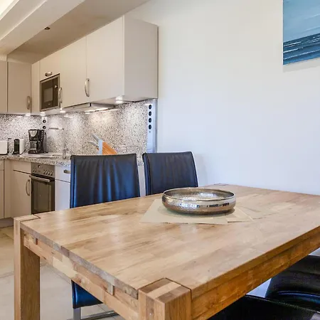 Eden Apartment *